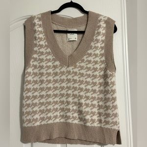 Abercrombie Sweater Vest